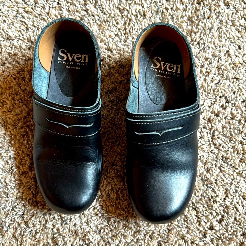 Women’s Sven Clogs black size 40 European- 9 US